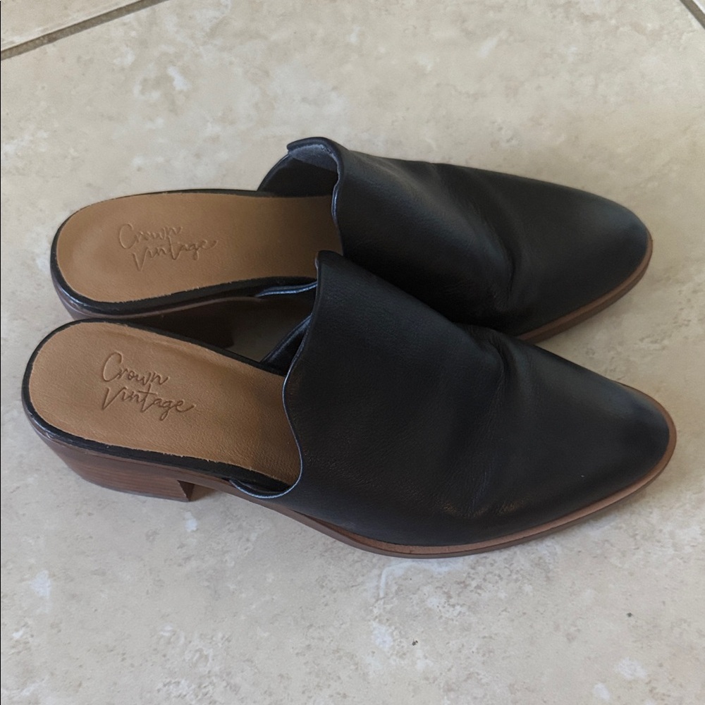 Crown Vintage Black Leather Mules size 7